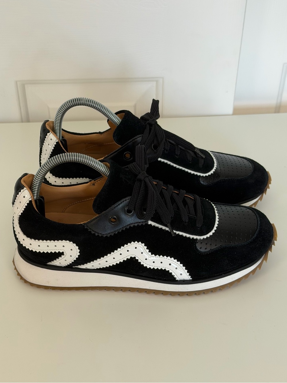 THE OFFICE OF ANGELA SCOTT‎ Black Remi Sneaker Women’s size EU 39.5 US 9.5
